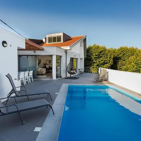 Romantic Pool House