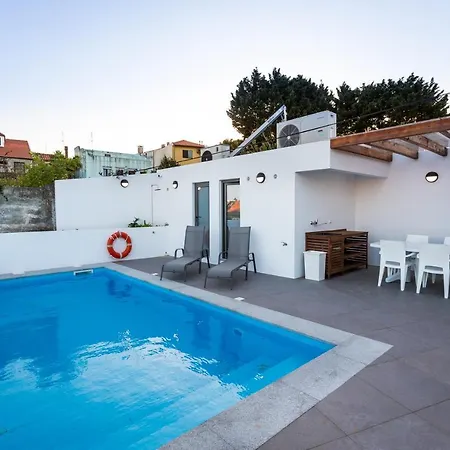 Дом отдыха Romantic Pool House Вила-ду-Конди
