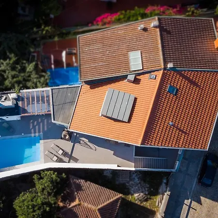 Romantic Pool House