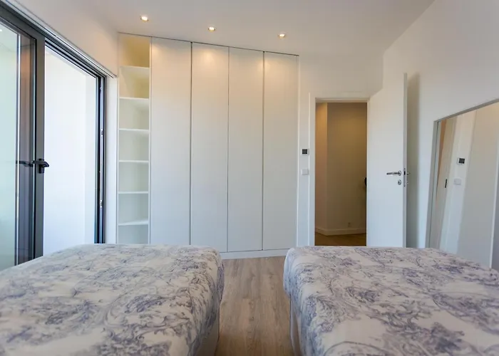 Romantic Pool House *