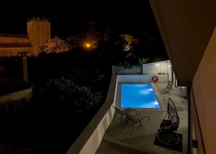 Romantic Pool House * 빌다도콘데