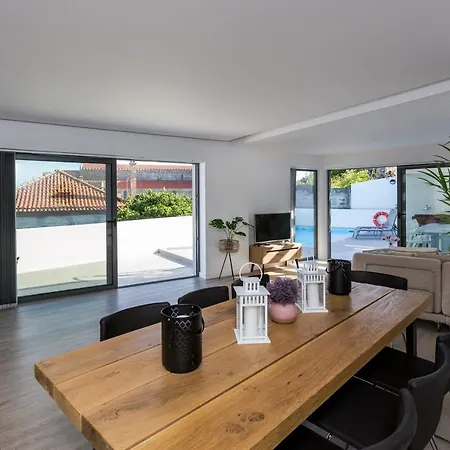 Romantic Pool House *