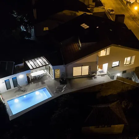 Romantic Pool House بيت للعطل