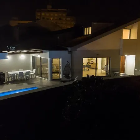 Romantic Pool House *