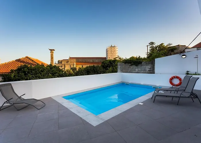 בית נופש Romantic Pool House *