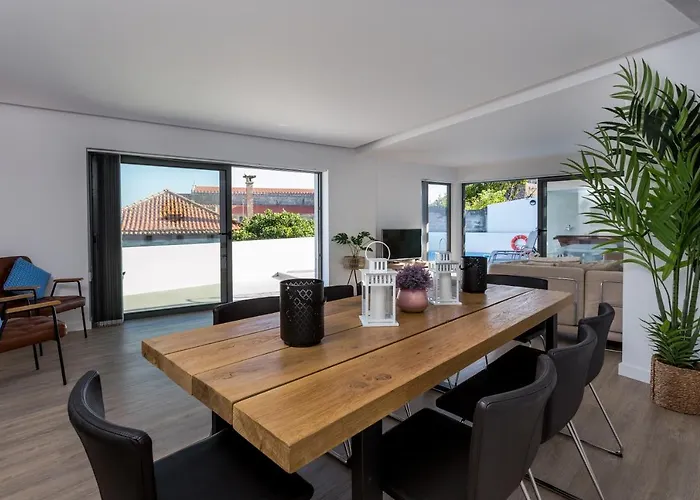 Romantic Pool House بيت للعطل