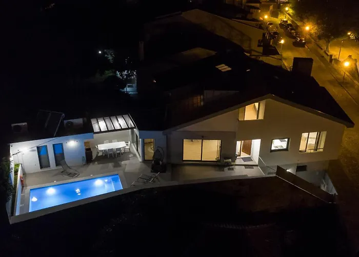 Romantic Pool House فيلا دو كوندي