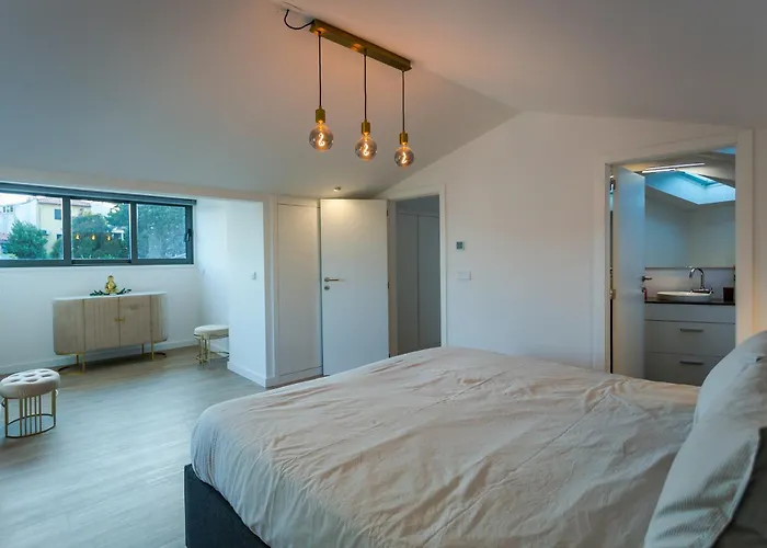 Romantic Pool House בית נופש *